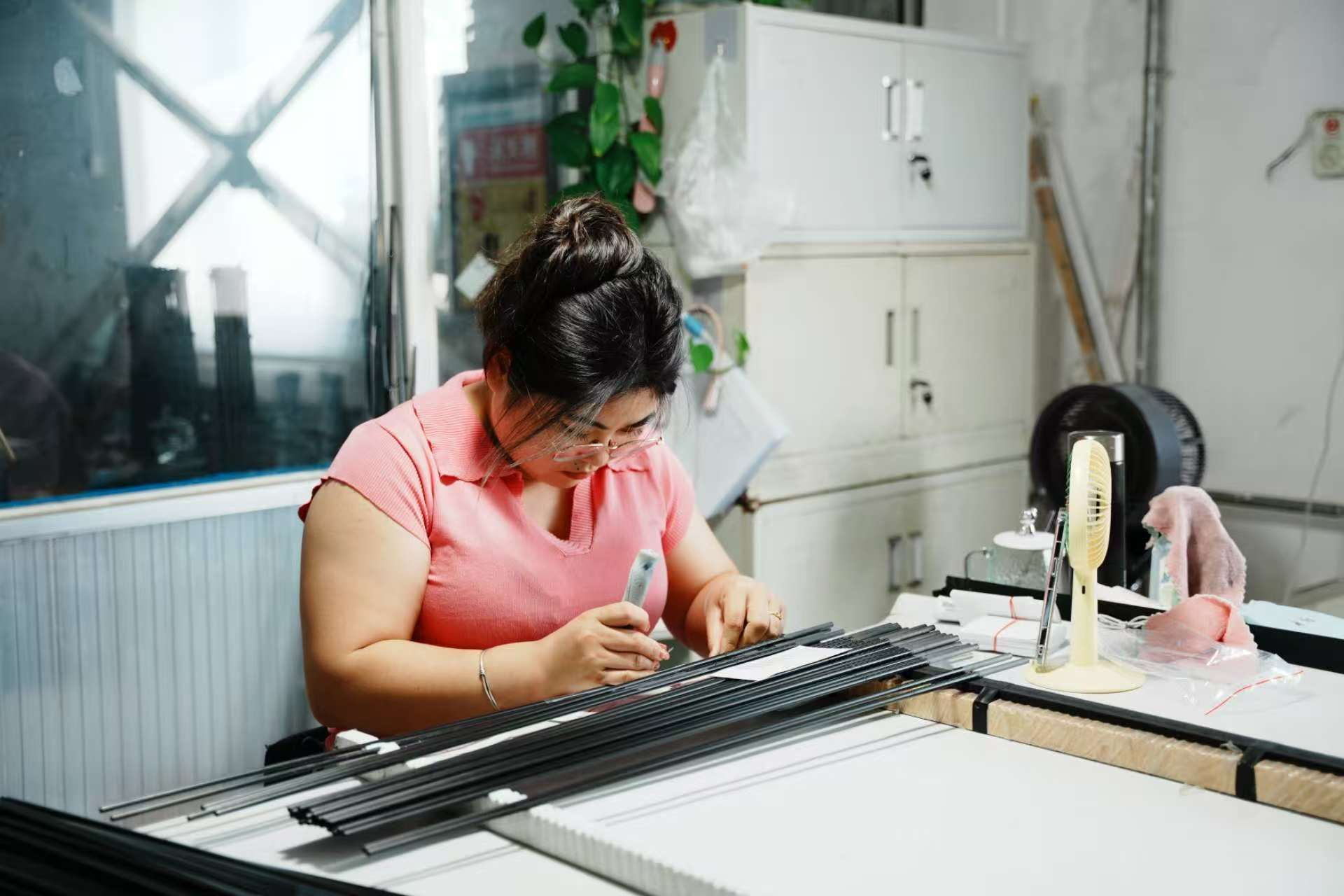 LureGee production process, thread wrapping