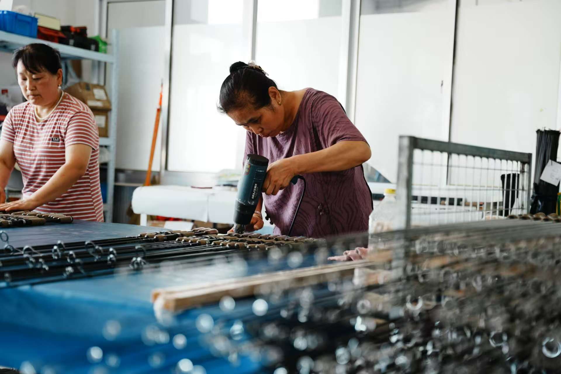 LureGee production process, surface finishing